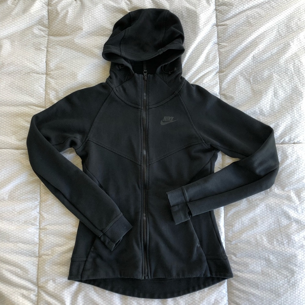 Black Nike fitted hoodie